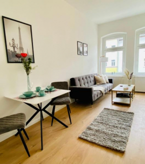 Stilvolles Apartment in zentraler Lage - Netflix, Queensize-Bett, Altbaustil, Küche und ÖPNV-Anbindung